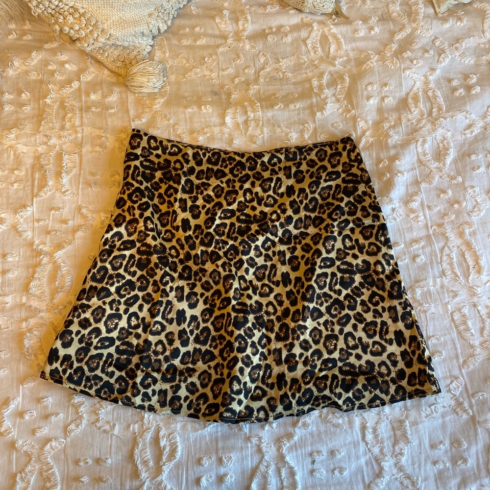 Silky cheetah print mini skirt